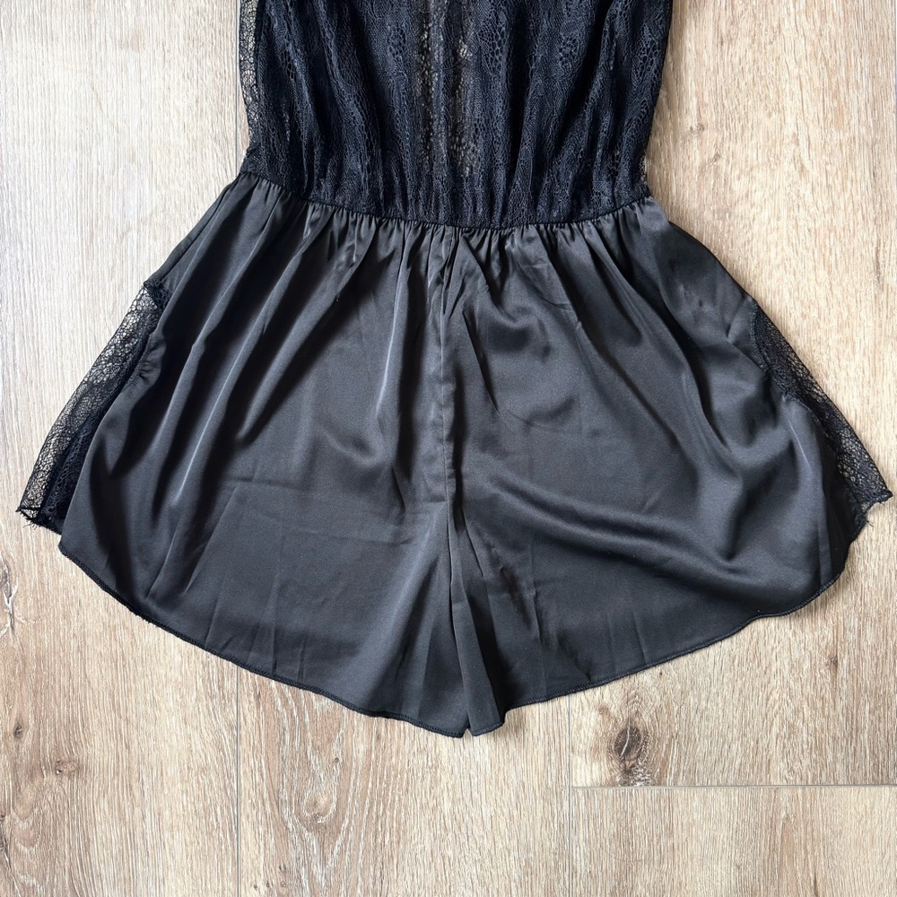 NWT XENIA BOUTIQUE Sexy Black Lace Romper Women's Extra Small - Picture 10 of 16